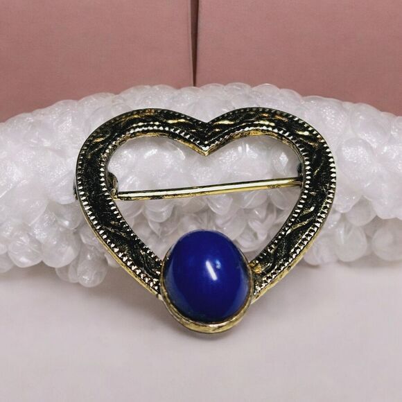 Etched Heart Brooch Blue Stone Beaded Loyalty Pin Gold Tone Unique Love Unisex - Picture 4 of 9